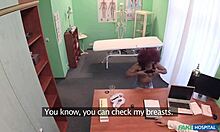 Sex spion cu o pacientă sexy de abanos, Jasmine Webb