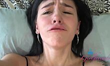 POV szopást és puncit enni az imádnivaló amatőr Rosalyn Sphinx fogszabályzóval