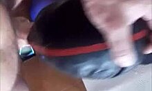 हाई हील्स पहने हुए एक पीओवी वीडियो में किशोर लौरा को बांध दिया जाता है और गहरी गला जाता है