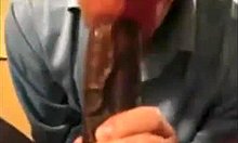 Homo amatööri nauttii isosta mustasta peniksestä