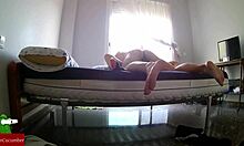 Španělský teenager dostane výprask a má sex v posteli